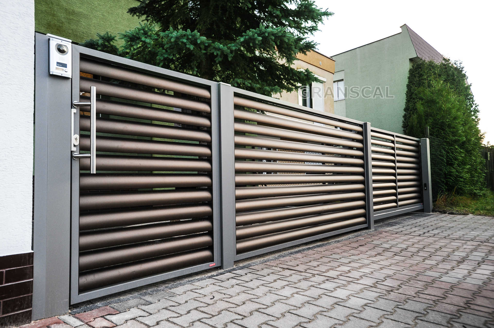 Nowoczesne ogrodzenie aluminiowe ORBIS