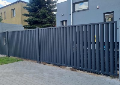 ogrodzenie pionowe aluminiowe